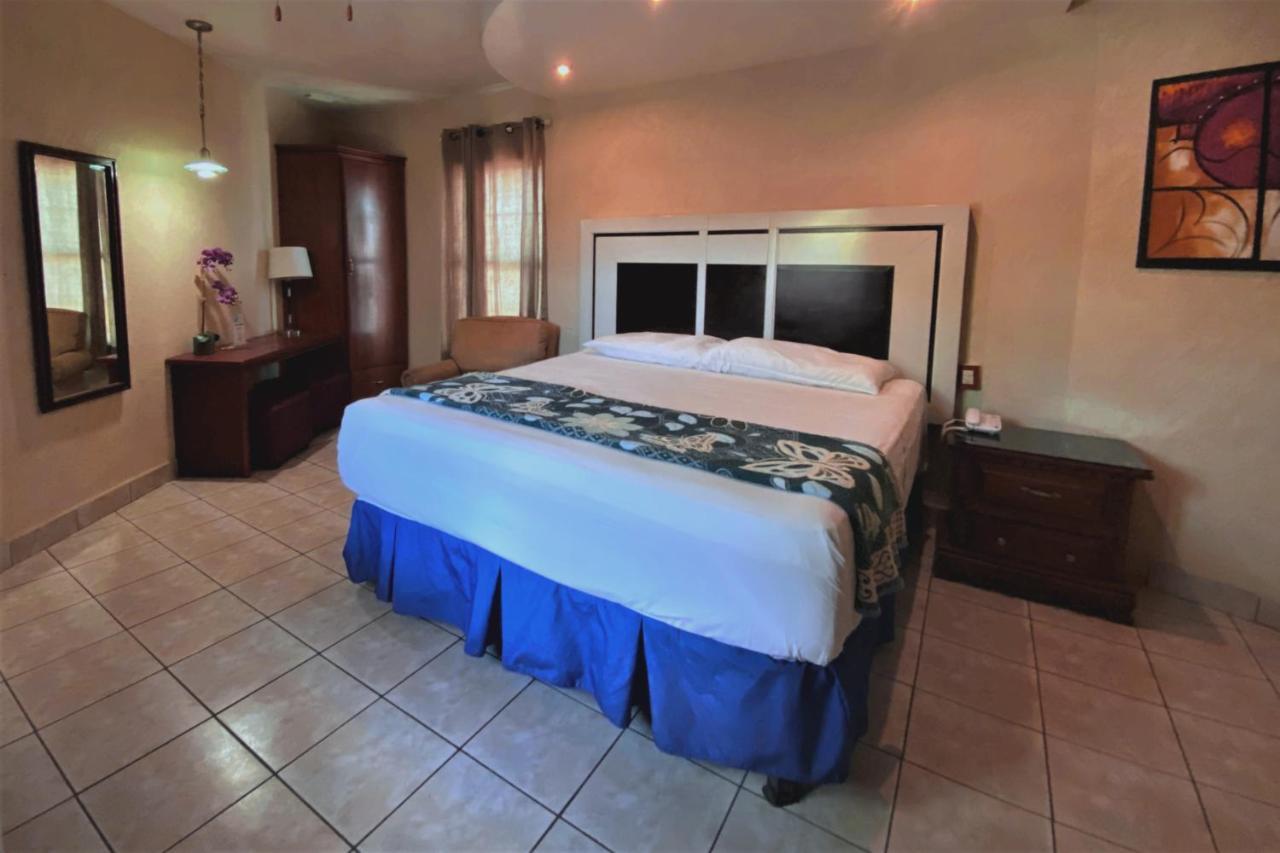 Hotel Hacienda Del Viejo Matamoros  Exteriör bild