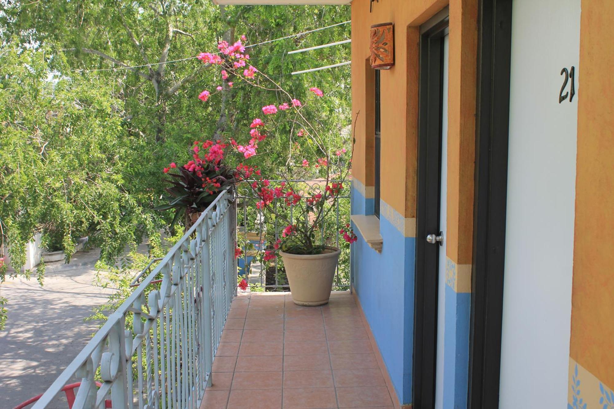 Hotel Hacienda Del Viejo Matamoros  Exteriör bild