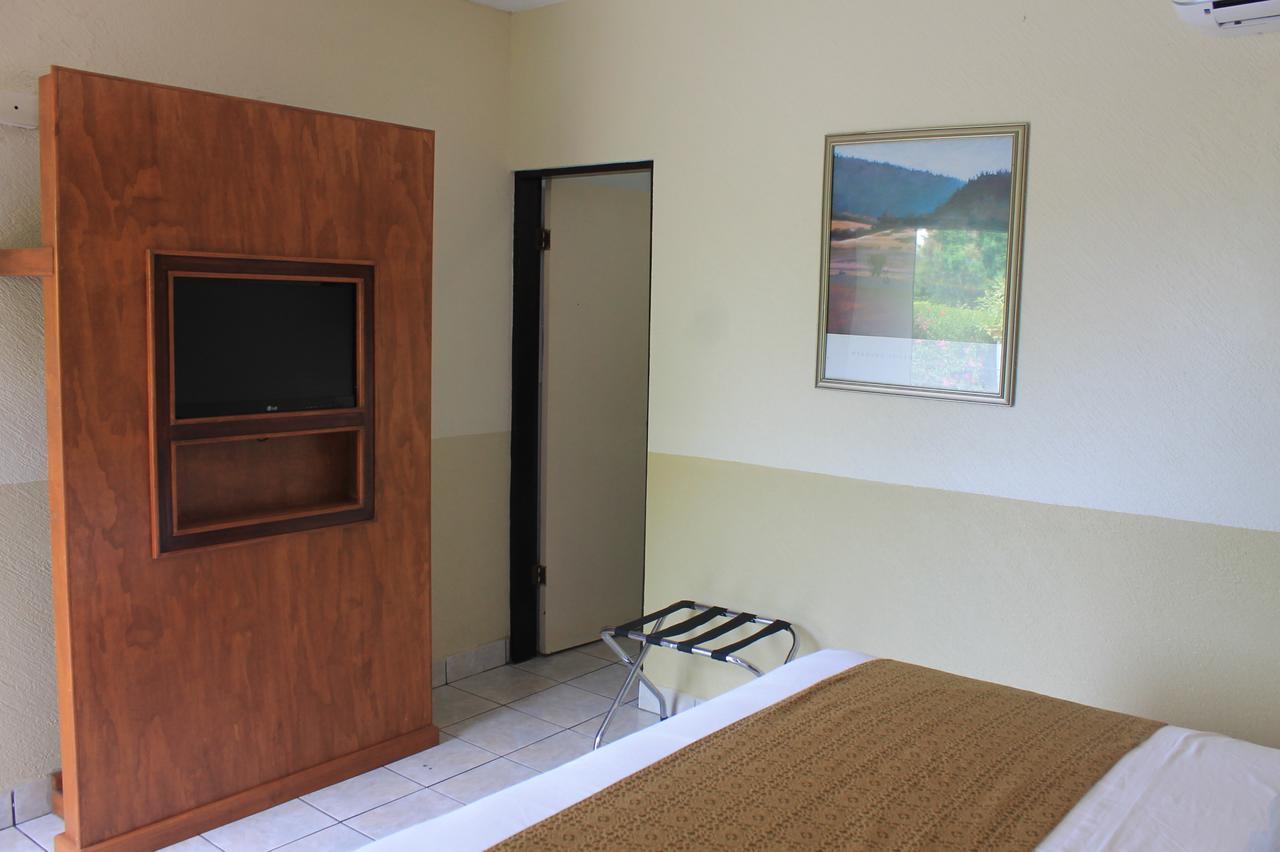 Hotel Hacienda Del Viejo Matamoros  Exteriör bild