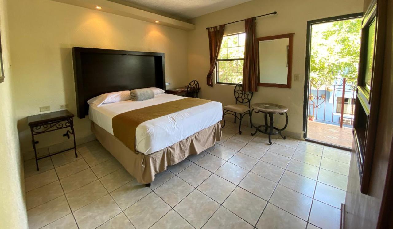 Hotel Hacienda Del Viejo Matamoros  Exteriör bild